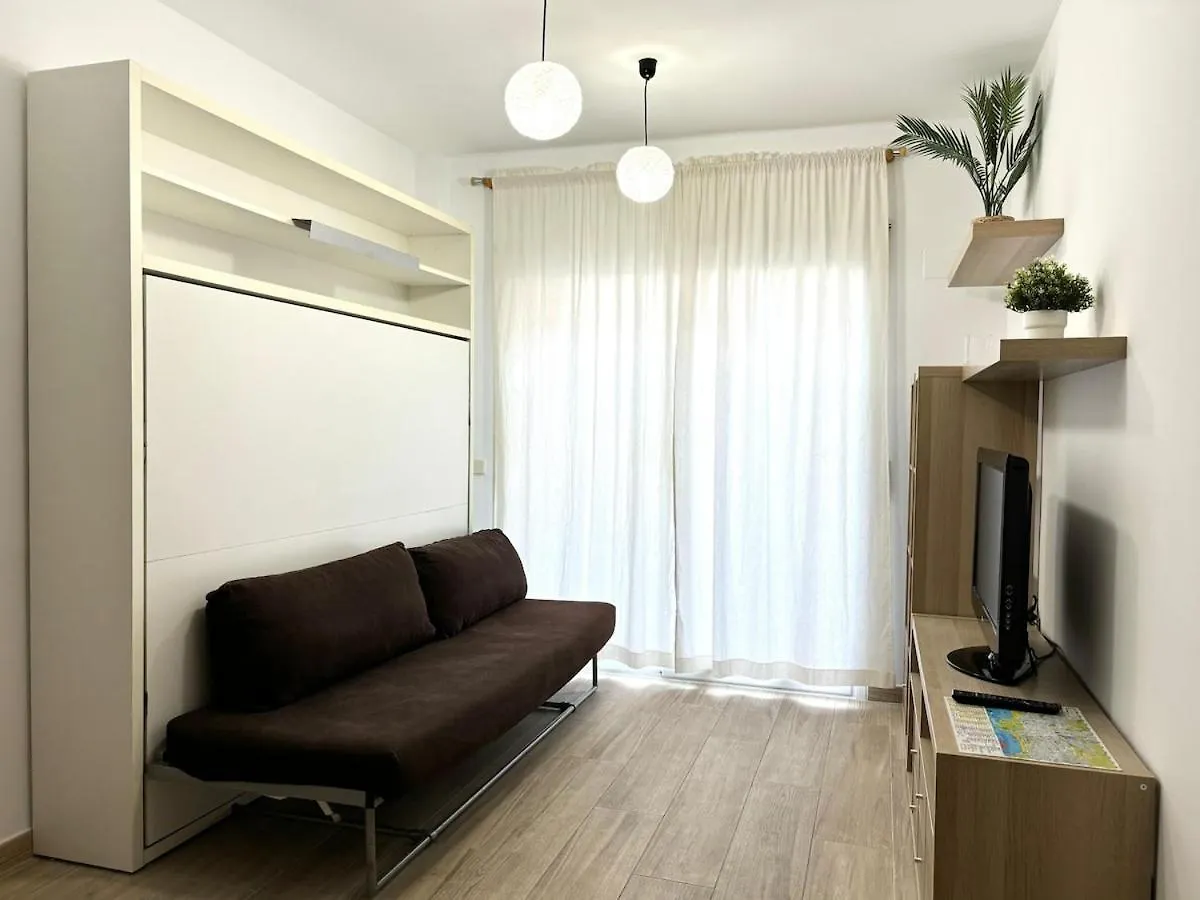 Can Flores - Familias - Parejas - Parking - Piscina Lloret de Mar Apartamento